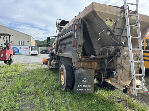 2004 International Workstar 7400 Pick Up Truck for sale — view 4