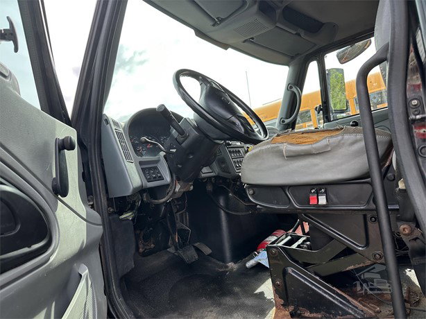 2004 International Workstar 7400 Pick Up Truck for sale — view 5