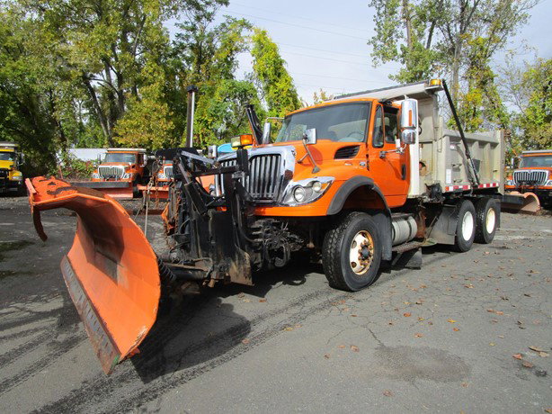 2011 International Workstar 7500 Pick Up Truck for sale — view 2