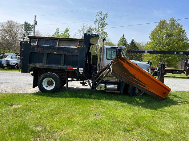 2011 International Workstar 7500 Pick Up Truck for sale — view 3