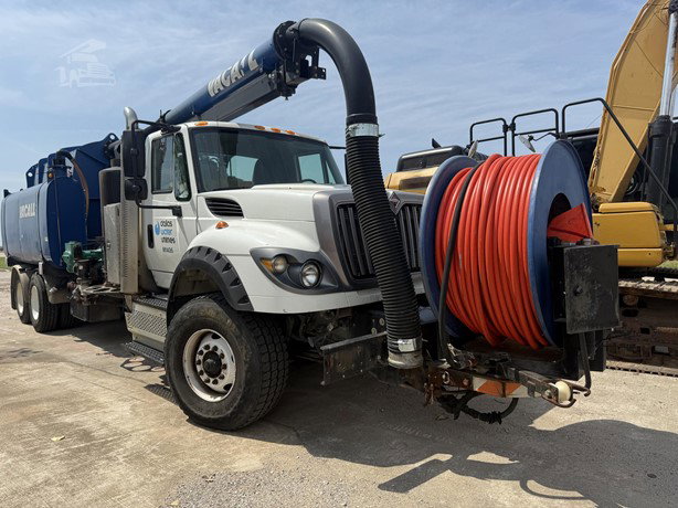 2016 International Workstar 7600 Sewer Truck for sale — view 2