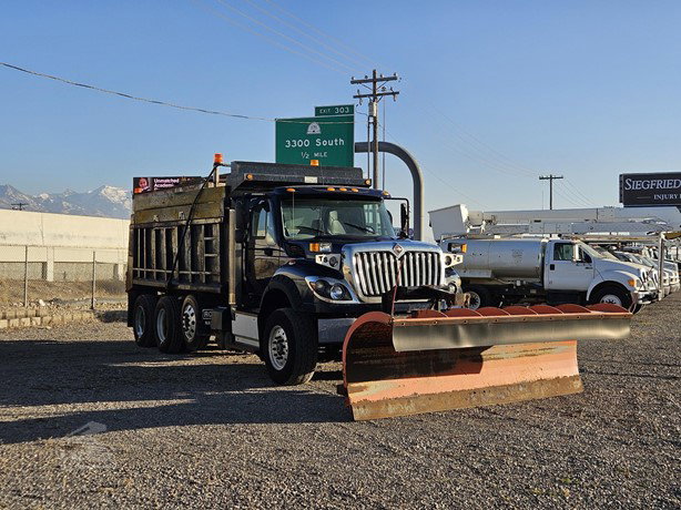 2015 International Workstar 7600 Pick Up Truck for sale — view 2