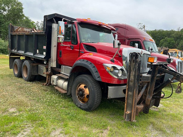 2013 International Workstar 7600 Pick Up Truck for sale — view 2
