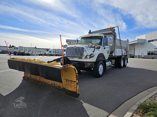 2013 International Workstar 7600 Pick Up Truck for sale — view 3