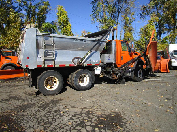 2009 International Workstar 7600 Pick Up Truck for sale — view 3