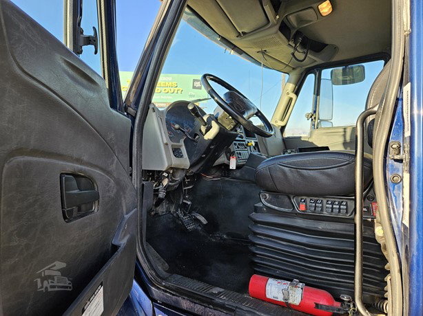 2015 International Workstar 7600 Pick Up Truck for sale — view 5