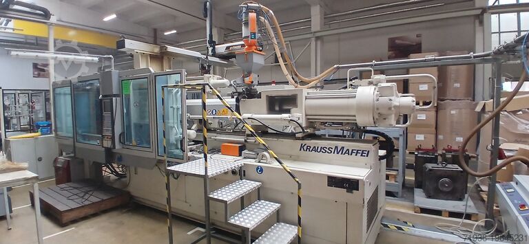 2007 Kraussmaffei KM 300-1900 C1 Injection Molding for sale