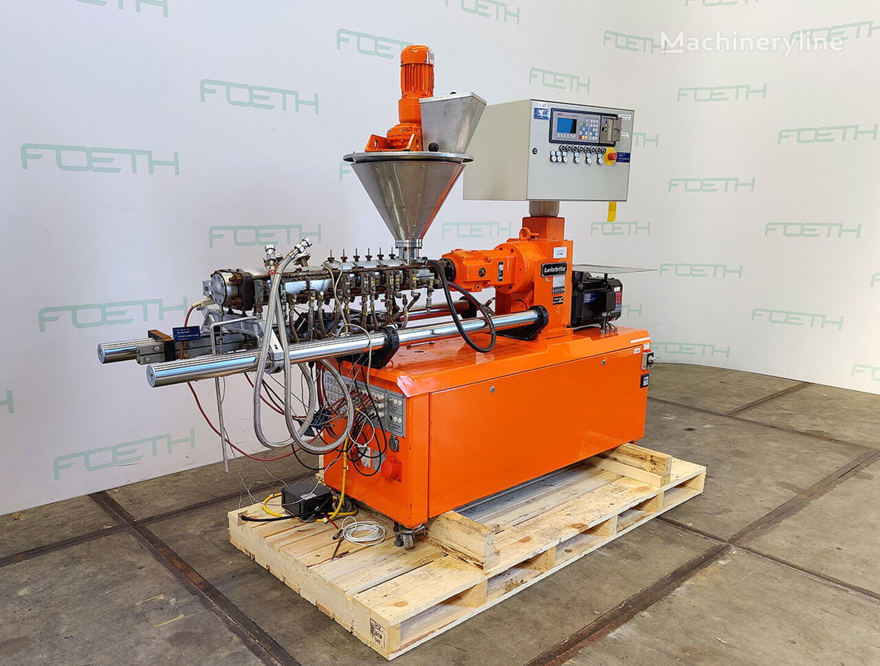 1990 Leistritz LSM-30 34 GG - Plastic Extruder for sale — view 2