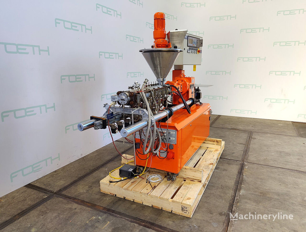 1990 Leistritz LSM-30 34 GG - Plastic Extruder for sale — view 3