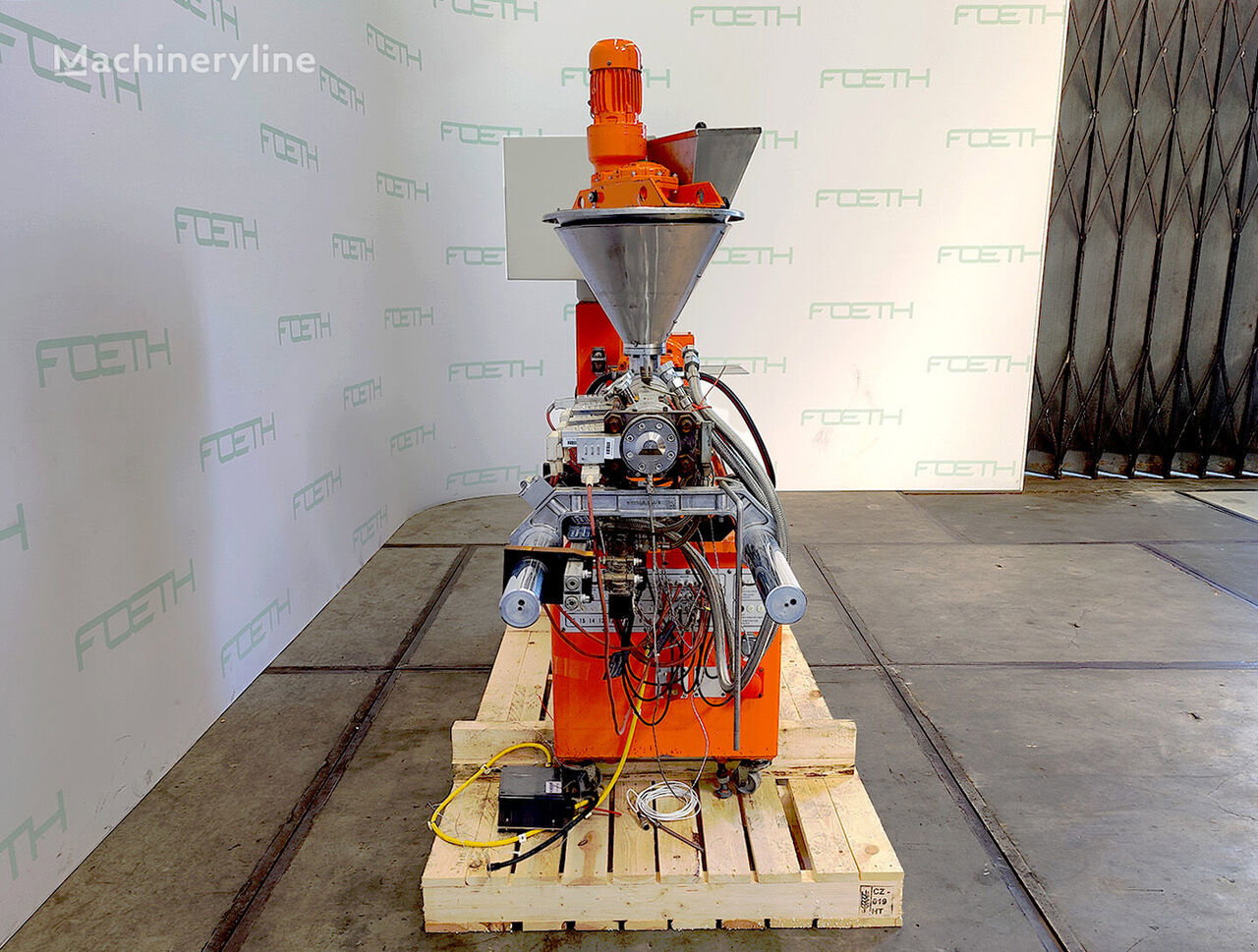 1990 Leistritz LSM-30 34 GG - Plastic Extruder for sale — view 4