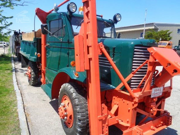 1945 Oshkosh W705 Pick Up Truck for sale — view 3