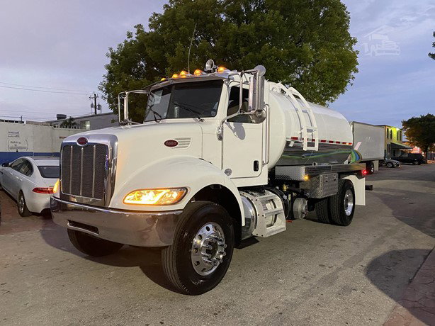 2014 Peterbilt 337 Sewer Truck for sale — view 2