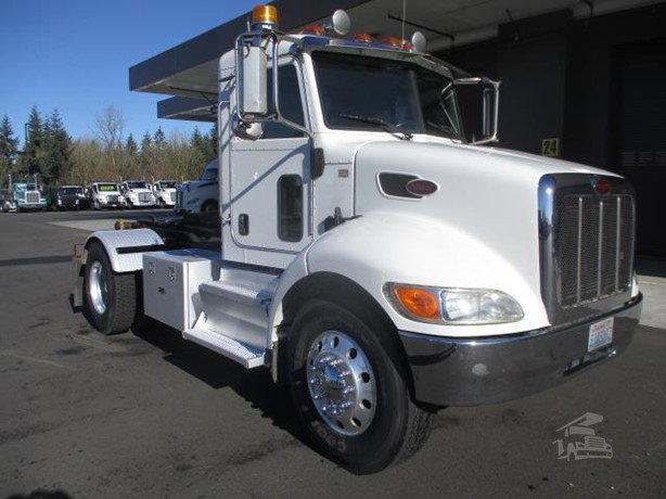 2014 Peterbilt 337 Hook Lift Truck for sale — view 2