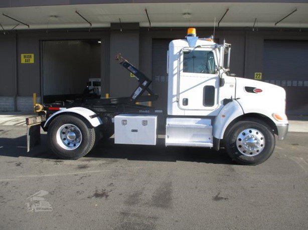 2014 Peterbilt 337 Hook Lift Truck for sale — view 3