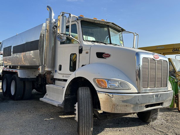 2013 Peterbilt 348 Tanker Truck - Fuel for sale — view 4