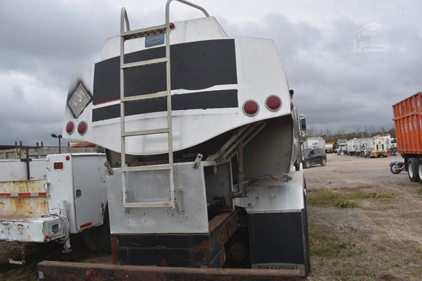 2013 Peterbilt 348 Tanker Truck - Fuel for sale — view 5