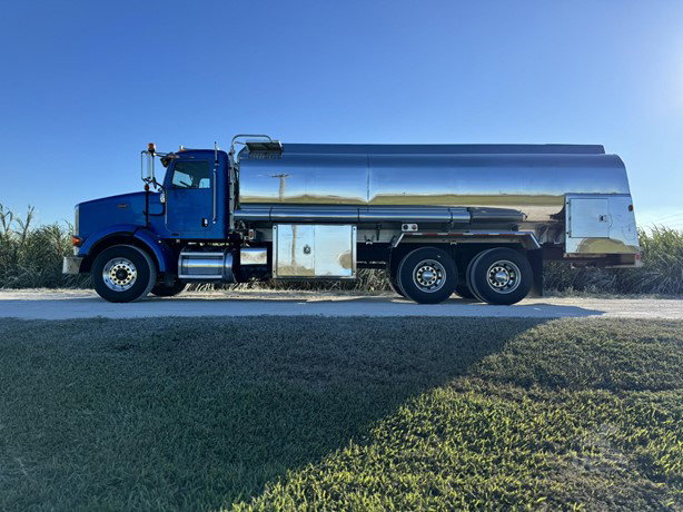 2014 Peterbilt 365 Tanker Truck - Fuel for sale — view 2