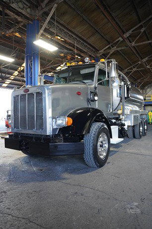 2015 Peterbilt 365 Sewer Truck for sale — view 2