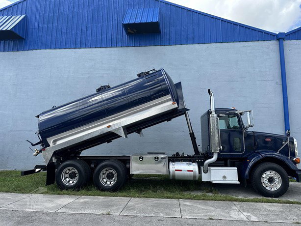 2011 Peterbilt 365 Sewer Truck for sale — view 3