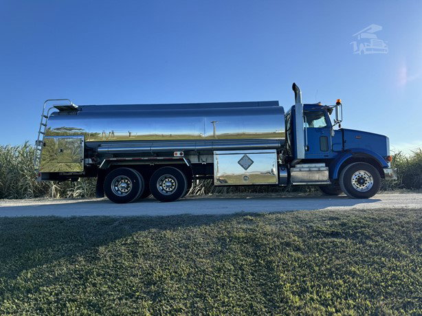 2014 Peterbilt 365 Tanker Truck - Fuel for sale — view 5