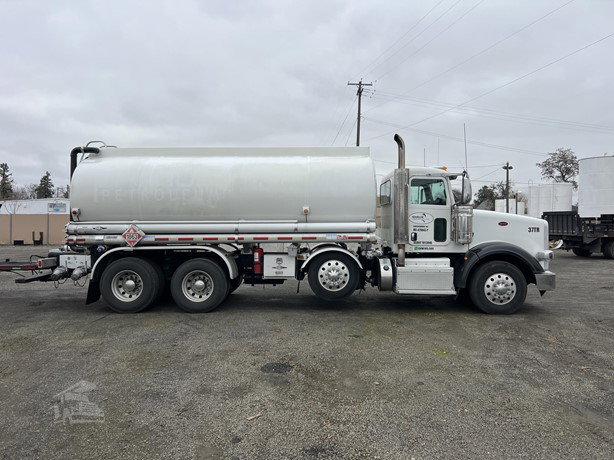2012 Peterbilt 367 Tanker Truck - Fuel for sale — view 3
