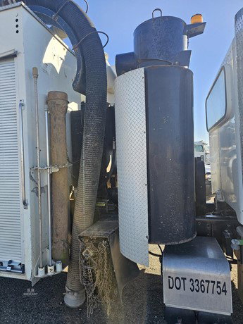 2011 Peterbilt 367 Sewer Truck for sale — view 4