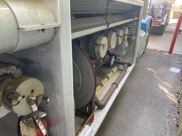 1990 Peterbilt 375 Tanker Truck - Fuel for sale — view 5