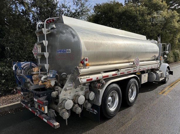 2007 Peterbilt 378 Tanker Truck - Fuel for sale — view 5