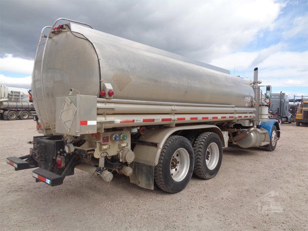 2000 Peterbilt 379 Tanker Truck - Fuel for sale — view 4