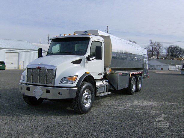 2025 Peterbilt 548 Tanker Truck - Fuel for sale — view 2