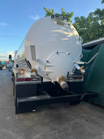 2019 Peterbilt 567 Sewer Truck for sale — view 2