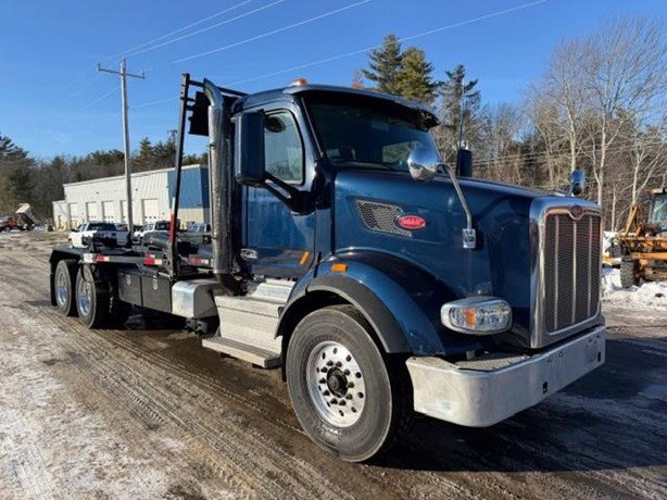 2019 Peterbilt 567 Hook Lift Truck for sale — view 3