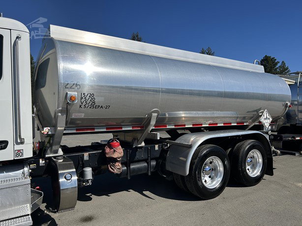 2021 Peterbilt 579 Tanker Truck - Fuel for sale — view 4