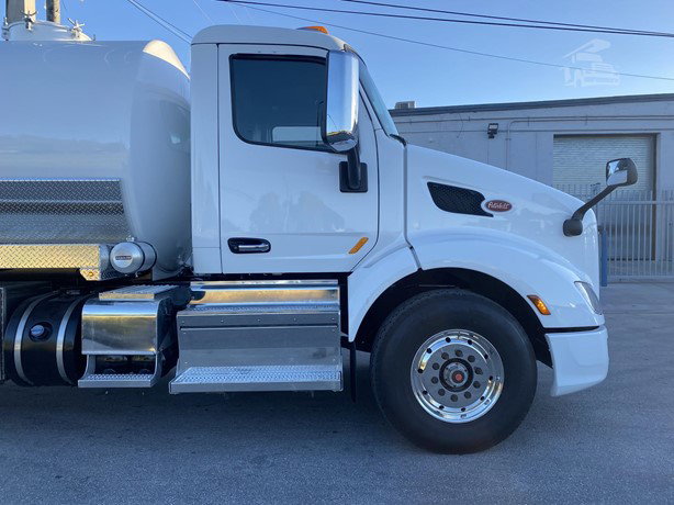 2022 Peterbilt 579 Sewer Truck for sale — view 4