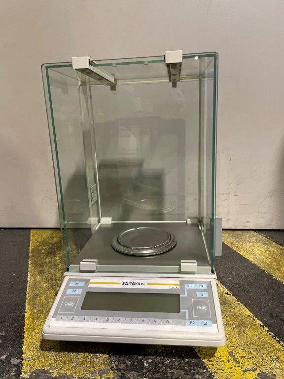 Sartorios AC 211 S Laboratory Equipment for sale