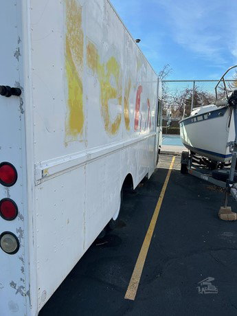 2005 Workhorse P31442 Van - Step for sale — view 2