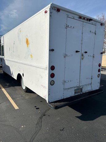 2005 Workhorse P31442 Van - Step for sale — view 4