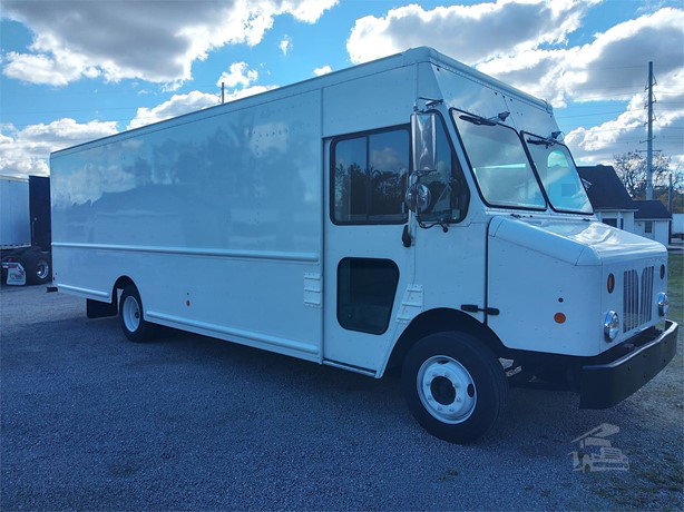 2012 Workhorse W62 Van - Step for sale — view 2