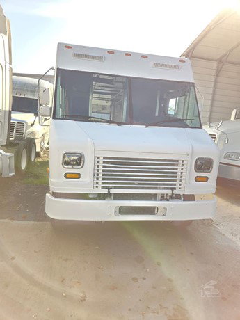 2010 Workhorse W62 Van - Step for sale — view 3