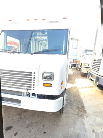 2010 Workhorse W62 Van - Step for sale — view 4